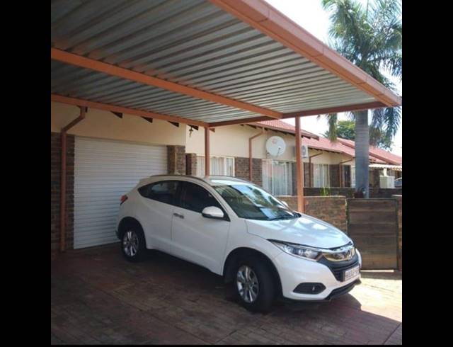 2 BEDROOM TOWNHOUSE FOR SALE IN THE ORCHARDS